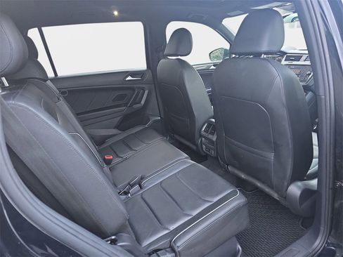 Used 2019 Volkswagen Tiguan S image 11