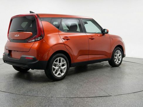 Used 2025 Kia Soul LX w/ LX Technology Package image 9