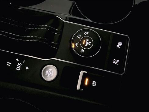 Used 2023 Volkswagen Atlas SEL Premium image 34