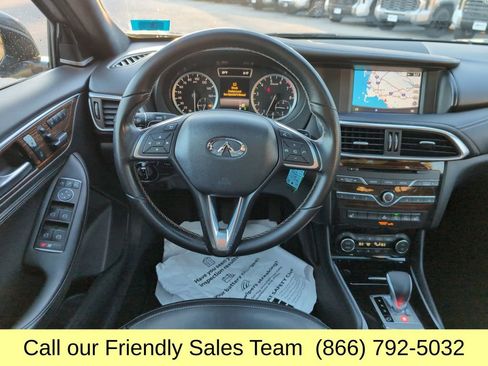 Used 2017 INFINITI QX30 Premium w/ Navigation Package image 14