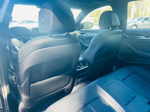 Used 2018 BMW 530i xDrive image 32