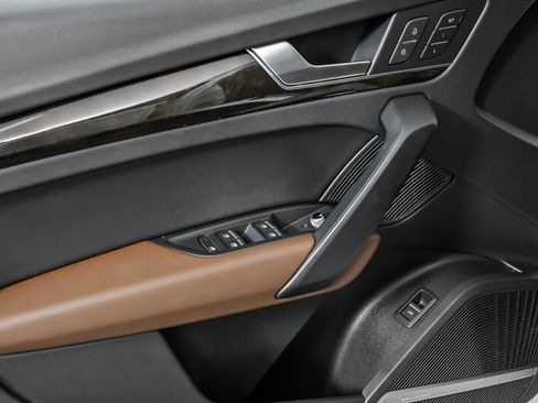 Used 2018 Audi Q5 2.0T Premium Plus w/ Premium Plus Package image 16