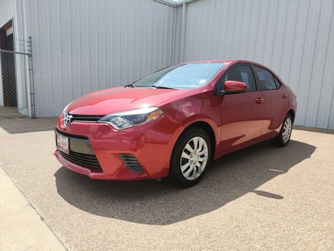 Used 2016 Toyota Corolla LE FWD image 4