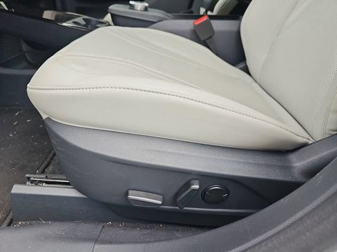 Used 2024 Ford Mustang Mach-E Premium RWD image 12