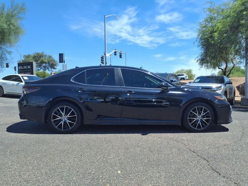 Used 2024 Toyota Camry SE FWD image 4