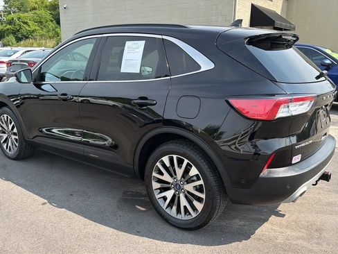 Used 2020 Ford Escape Titanium AWD/4WD image 3