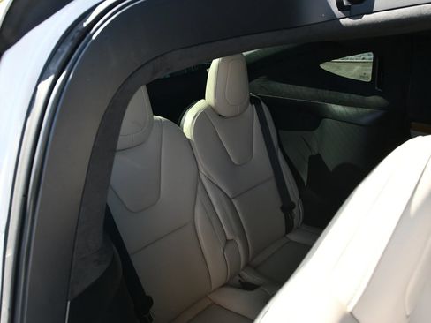 Used 2021 Tesla Model X Long Range AWD/4WD image 22