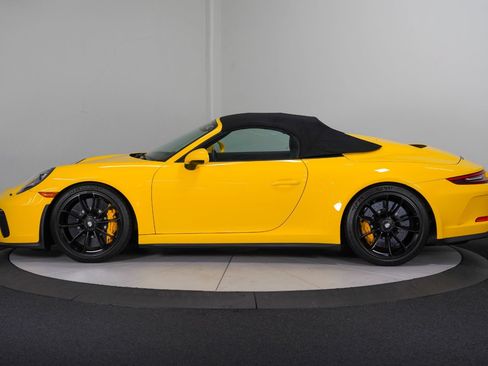 Used 2019 Porsche 911 Speedster RWD image 9