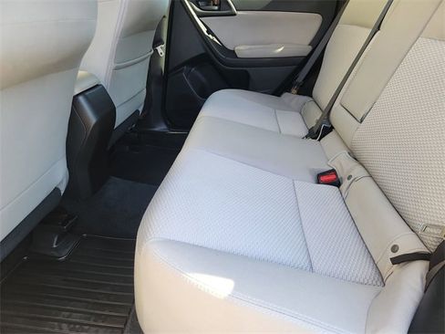 Used 2015 Subaru Forester 2.5i Premium image 23
