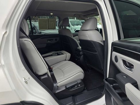 Used 2024 Honda Pilot Elite image 15