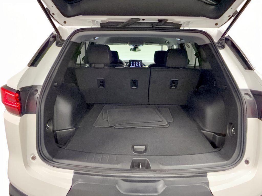 Used 2025 Chevrolet Blazer LT FWD image 28