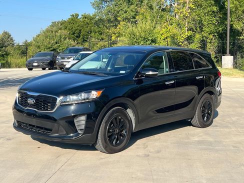 Used 2020 Kia Sorento LX FWD image 5