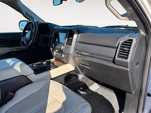 Used 2019 Ford Expedition Platinum image 10