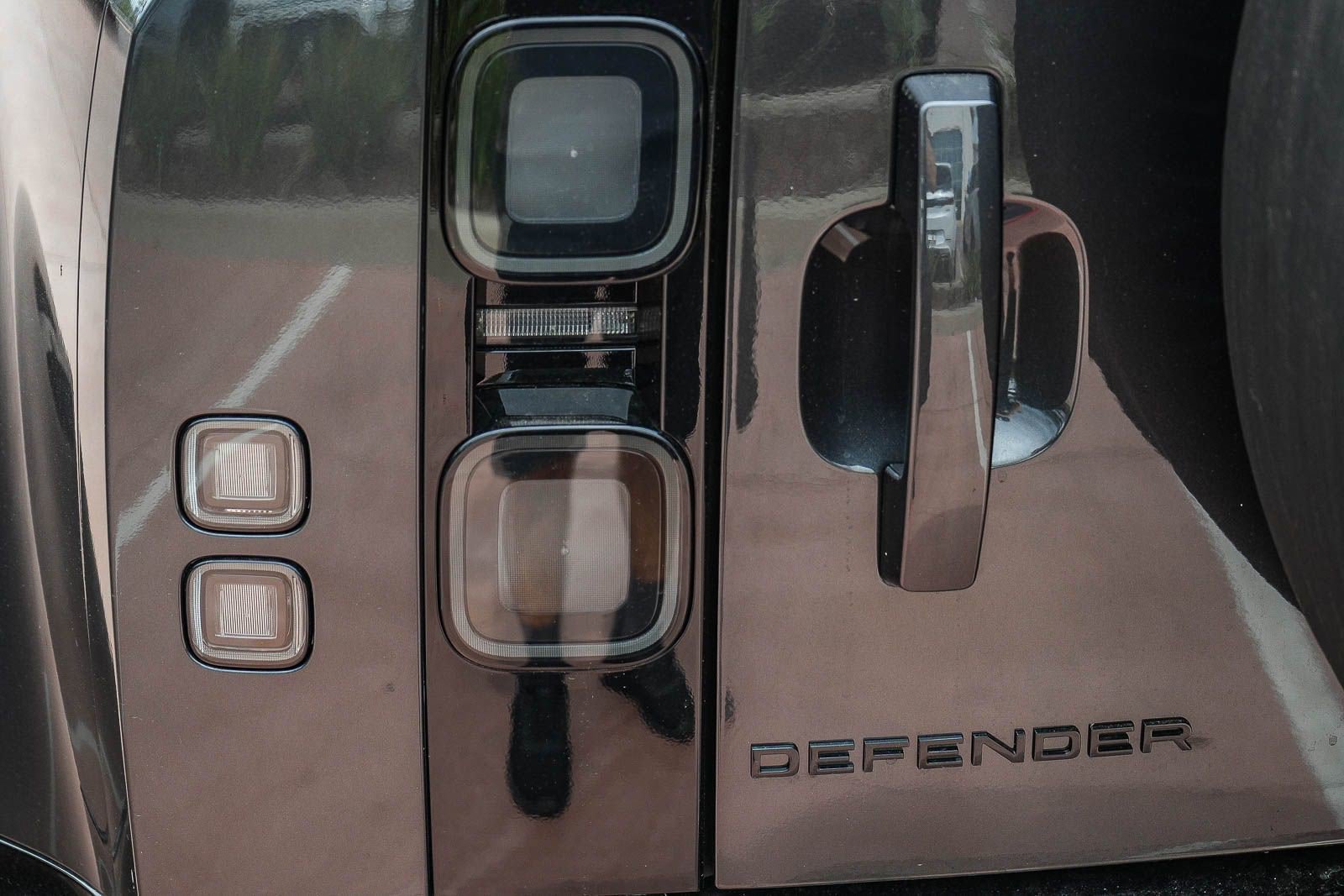 New 2026 Land Rover Defender 110 X AWD/4WD image 7