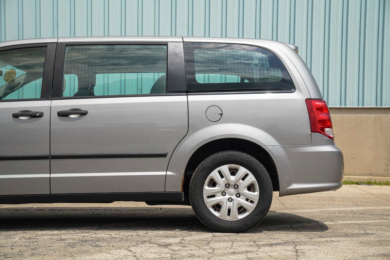Used 2014 Dodge Grand Caravan American Value Package FWD image 11