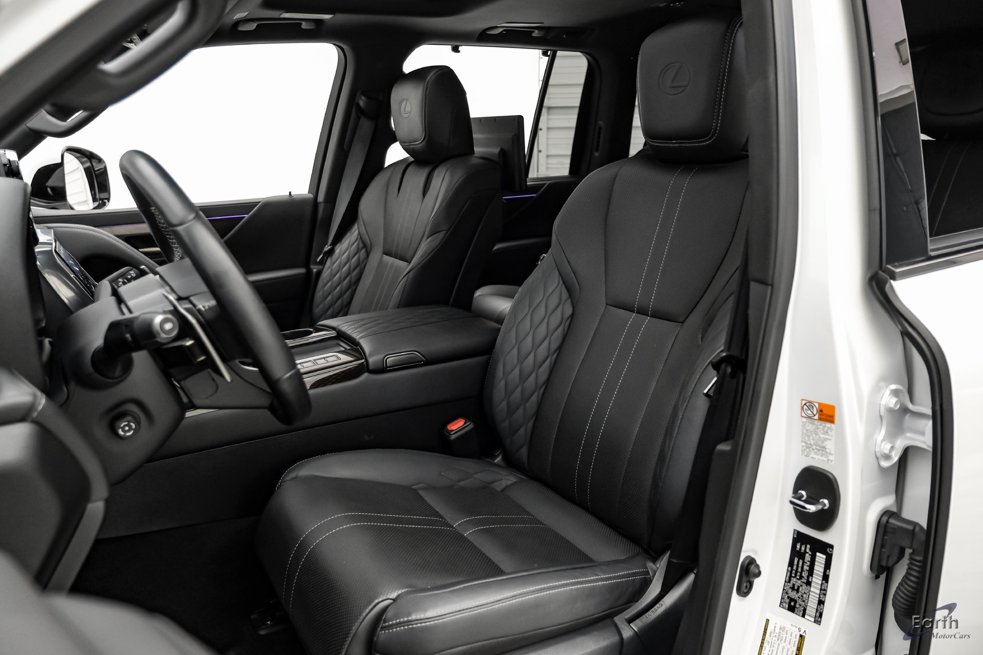 Used 2023 Lexus LX 600 4WD w/ Accessory Package (Z1) image 36