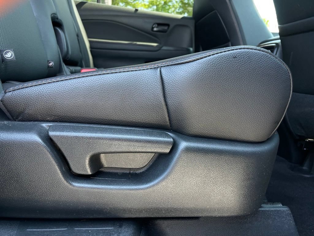 Certified 2025 Honda Passport TrailSport image 36