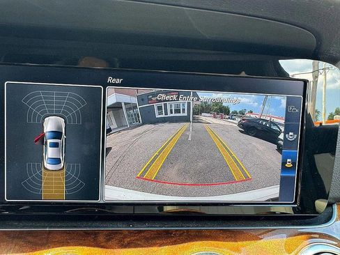 Used 2017 Mercedes-Benz E 300 4MATIC image 13