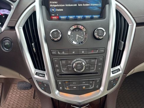 Used 2012 Cadillac SRX Luxury image 18