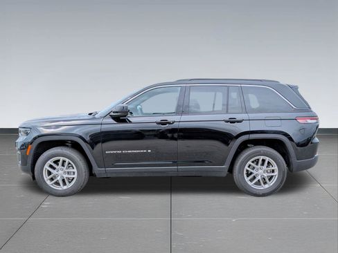 Used 2025 Jeep Grand Cherokee Laredo X w/ Luxury Tech Group I AWD/4WD image 2