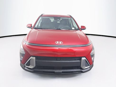 Used 2025 Hyundai Kona SEL FWD image 2