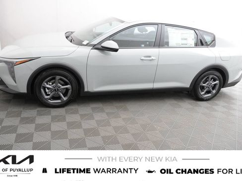 New 2026 Kia K4 FWD image 8