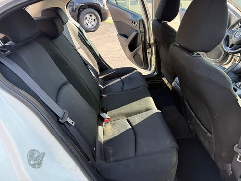 Used 2015 MAZDA MAZDA3 i Sport FWD image 22