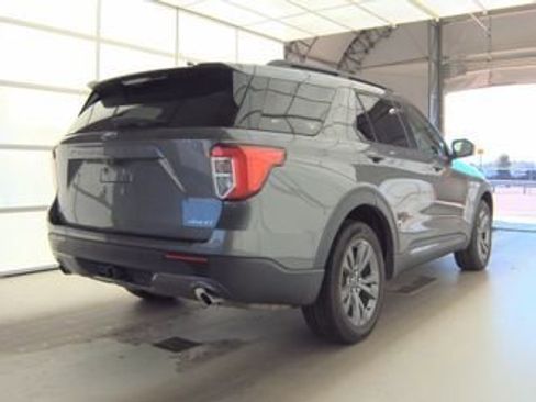 Used 2023 Ford Explorer XLT w/ Equipment Group 202A AWD/4WD image 5