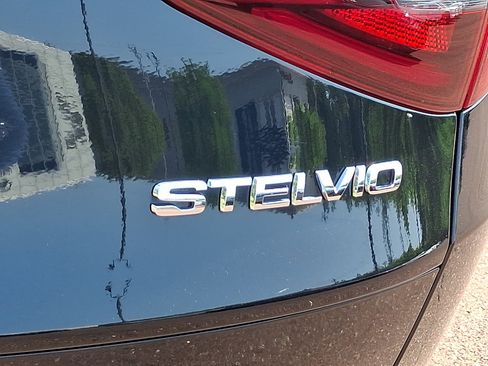 Used 2023 Alfa Romeo Stelvio Veloce AWD/4WD image 33