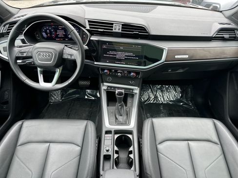 Used 2023 Audi Q3 2.0T Premium w/ Convenience Package AWD/4WD image 3