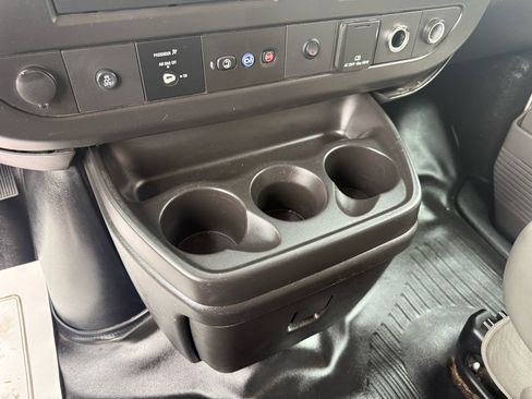 Used 2020 Chevrolet Express 2500 Extended w/ Communications Package image 20