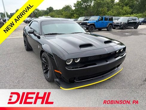 Used 2022 Dodge Challenger SRT Hellcat RWD image 3