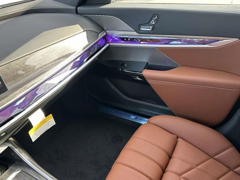 New 2026 BMW i7 xDrive60 AWD/4WD image 18