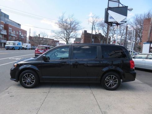 Used 2018 Dodge Grand Caravan GT image 6