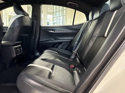 Used 2025 Toyota Camry SE w/ Convenience Package FWD image 23