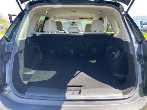 Used 2023 Nissan Rogue SV image 10