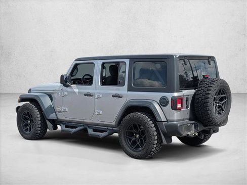 Used 2018 Jeep Wrangler Unlimited Sport S AWD/4WD image 7