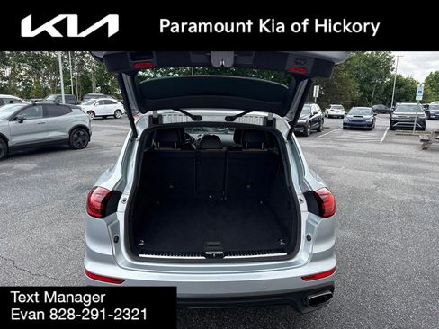 Used 2017 Porsche Cayenne Platinum Edition AWD/4WD image 10