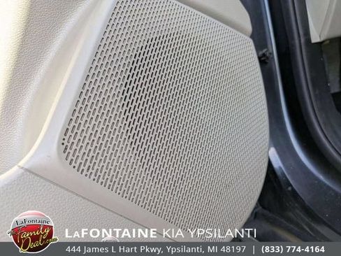 Used 2020 Kia Soul LX FWD image 16