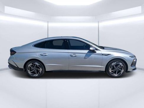 Used 2024 Hyundai Sonata SEL w/ Convenience Package FWD image 2