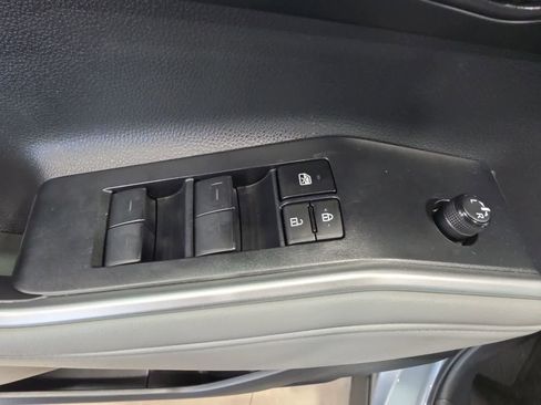 Used 2023 Toyota Highlander XLE AWD/4WD image 51