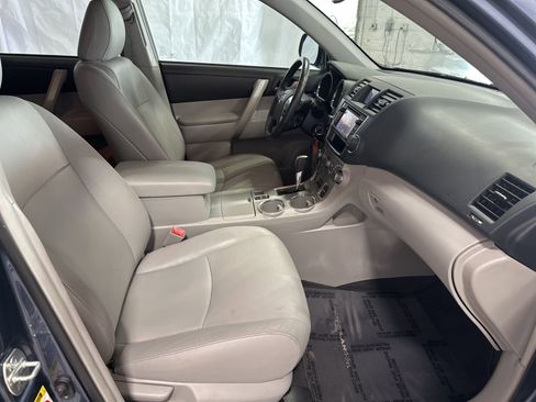 Used 2013 Toyota Highlander SE image 15
