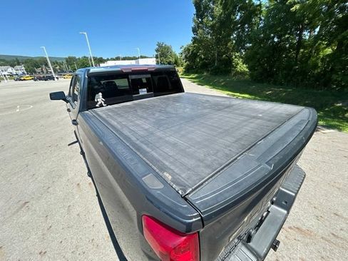 Used 2021 Chevrolet Silverado 1500 LT Trail Boss w/ Convenience Package II AWD/4WD image 19