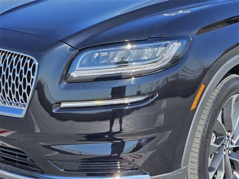 Certified 2023 Lincoln Nautilus Reserve image 8