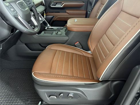 New 2026 GMC Sierra 2500 Denali Ultimate AWD/4WD image 8