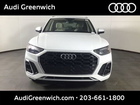 Used 2023 Audi Q5 2.0T Premium w/ Convenience Package AWD/4WD image 2