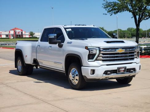 New 2026 Chevrolet Silverado 3500 High Country w/ High Country Premium Package AWD/4WD image 2