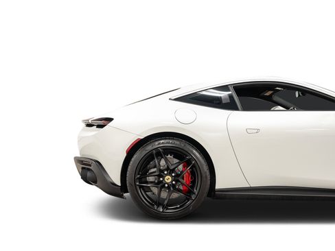 Used 2022 Ferrari Roma image 29