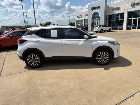 Used 2023 Nissan Kicks SV FWD image 19