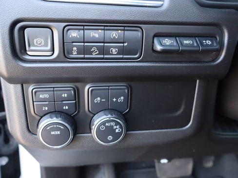 Used 2023 Chevrolet Tahoe High Country AWD/4WD image 23